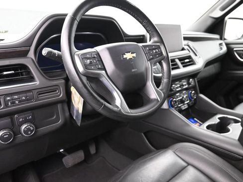 Used 2024 Chevrolet Suburban LT w/ LT Signature Plus Package RWD image 11