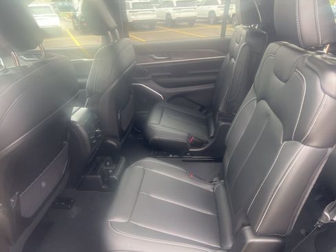 New 2026 Jeep Grand Cherokee L Limited AWD/4WD image 15