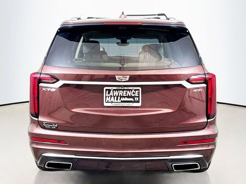 Used 2022 Cadillac XT6 Premium Luxury w/ Technology Package FWD image 5