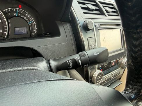 Used 2012 Toyota Camry XLE FWD image 26