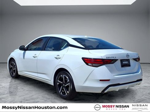 Used 2024 Nissan Sentra SV FWD image 2