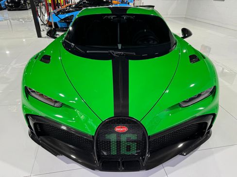 Used 2021 Bugatti Chiron Pur Sport image 2