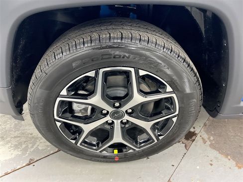 New 2026 Jeep Compass Limited image 25