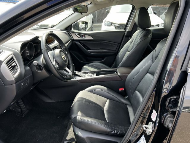 Used 2017 MAZDA MAZDA3 Touring FWD image 28