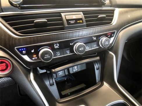 Used 2020 Honda Accord Touring image 43