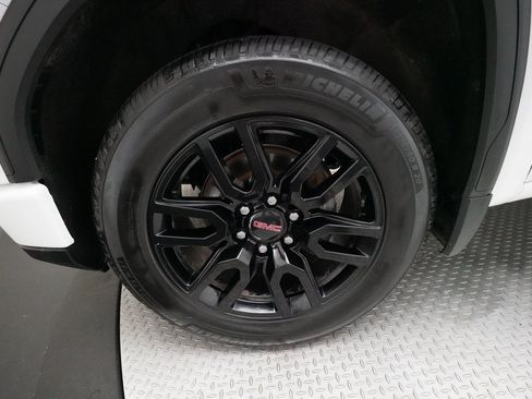 Used 2023 GMC Sierra 1500 Elevation image 25