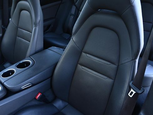 Used 2020 Porsche Panamera 4 image 7