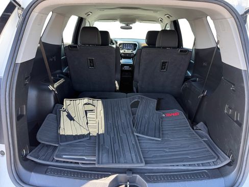 Used 2022 GMC Acadia SLE FWD image 17
