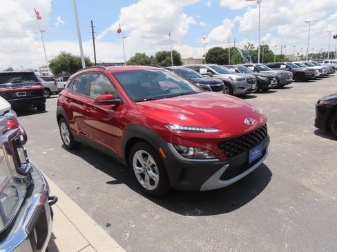 Used 2023 Hyundai Kona SEL FWD image 6