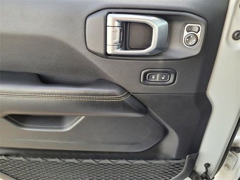 Used 2024 Jeep Wrangler Sahara image 23