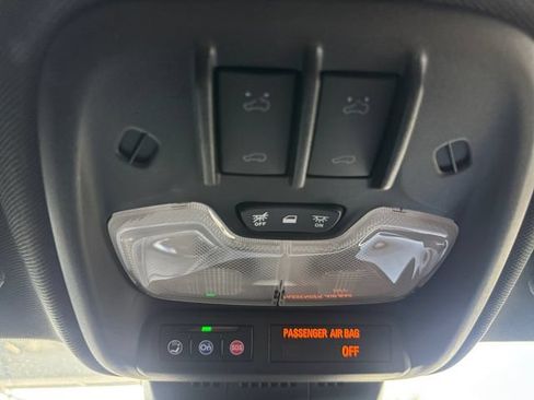 Used 2024 GMC Canyon AT4 w/ AT4 Premium Package AWD/4WD image 34