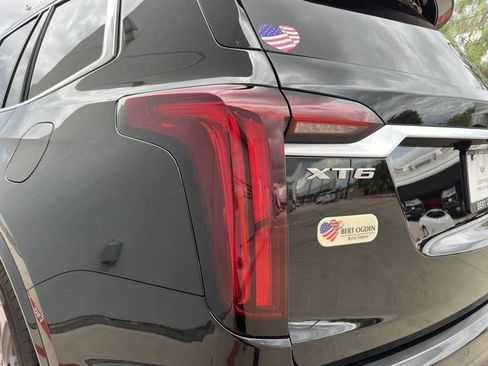 Certified 2025 Cadillac XT6 Premium Luxury image 9