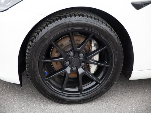 Used 2021 Tesla Model 3 Standard Range Plus image 10