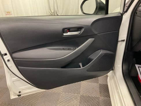 Used 2020 Toyota Corolla LE image 9