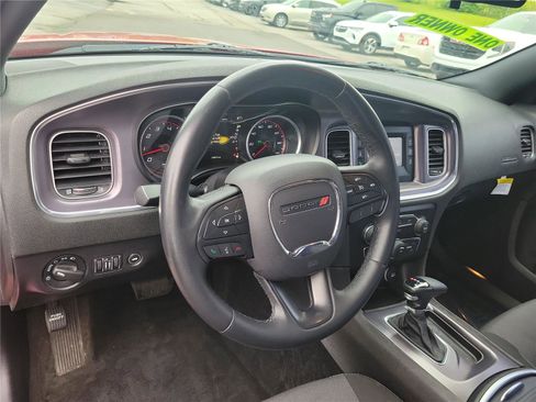 Used 2016 Dodge Charger SE w/ Power Sunroof Group AWD/4WD image 19