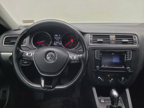 Used 2017 Volkswagen Jetta SE FWD image 22