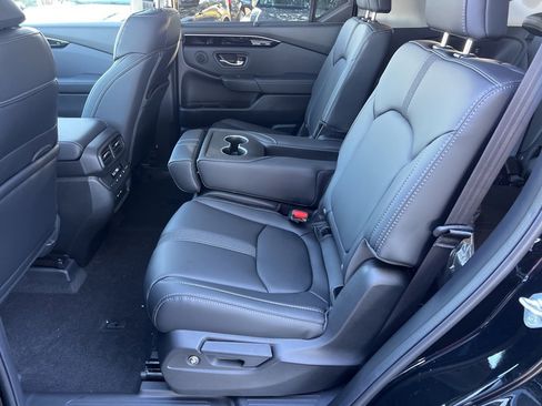 New 2025 Honda Pilot Touring image 13
