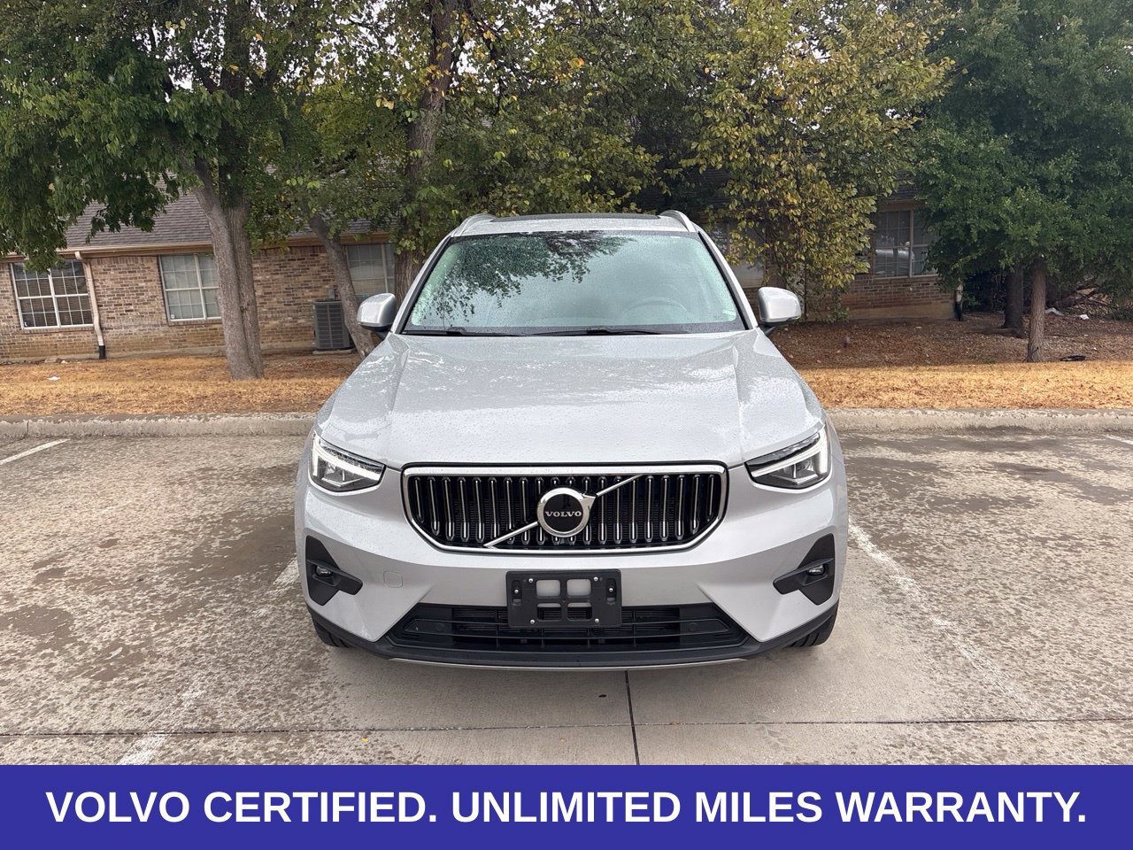 Used 2023 Volvo XC40 B5 Plus w/ Protection Package Premier AWD/4WD image 2