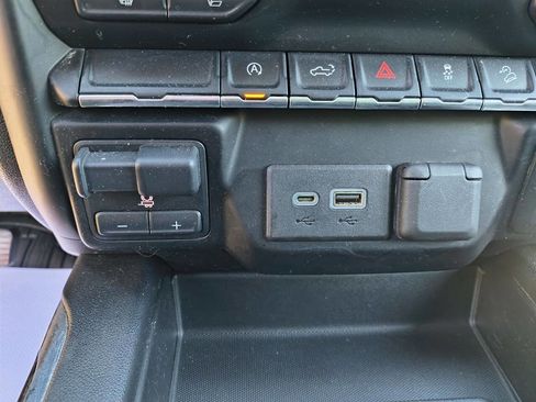 Used 2020 GMC Sierra 1500 Elevation w/ Elevation Value Package AWD/4WD image 31