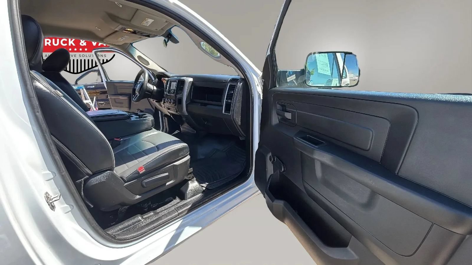 Used 2022 RAM 1500 Classic Tradesman AWD/4WD image 37