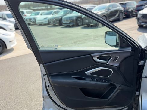 Used 2025 Acura RDX SH-AWD image 16