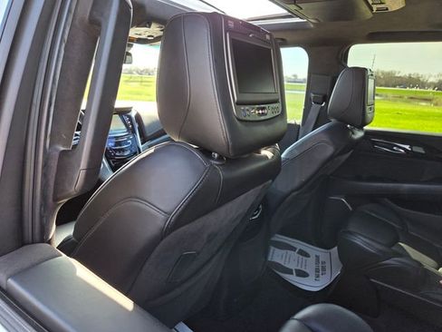 Used 2017 Cadillac Escalade ESV Platinum AWD/4WD image 55