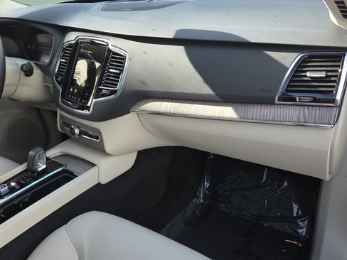 Used 2023 Volvo XC90 B6 Plus w/ Protection Package Premier AWD/4WD image 16