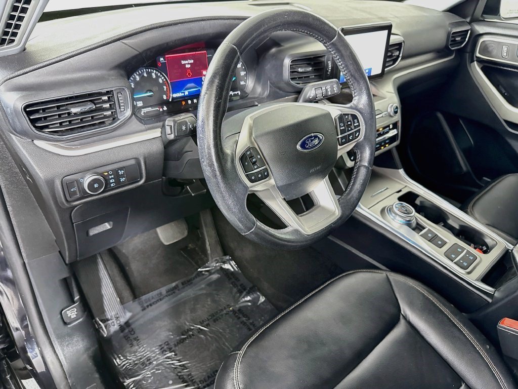 Used 2021 Ford Explorer XLT w/ Equipment Group 202A RWD image 22