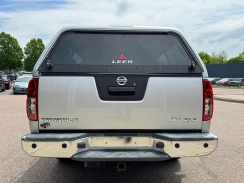 Used 2013 Nissan Frontier SV w/ SV Value Truck Pkg AWD/4WD image 6