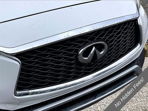Used 2018 INFINITI QX30 AWD image 24