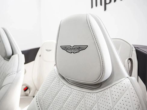 Used 2024 Aston Martin DB12 Convertible RWD image 33