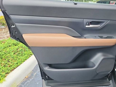 New 2026 Toyota Grand Highlander AWD Hybrid image 8