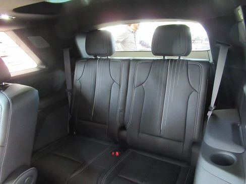 New 2026 Cadillac Vistiq Sport image 32