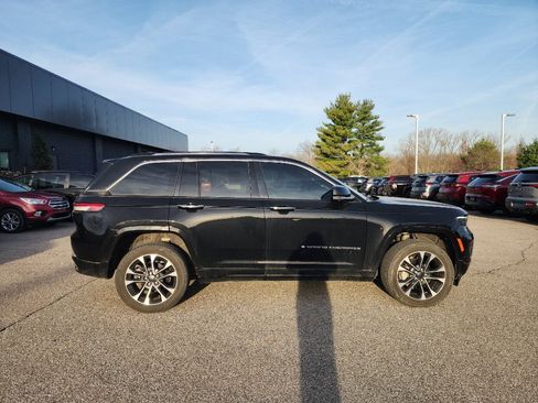 Used 2023 Jeep Grand Cherokee Overland w/ Adv Protech Group III image 8