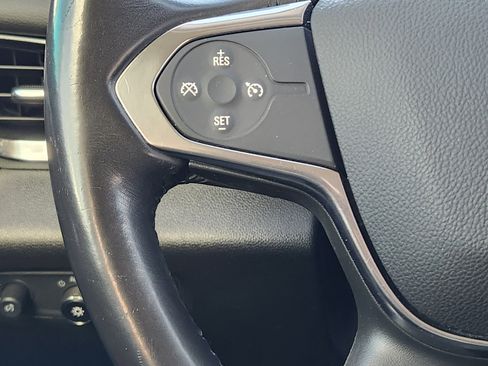 Used 2018 Chevrolet Traverse LT image 27