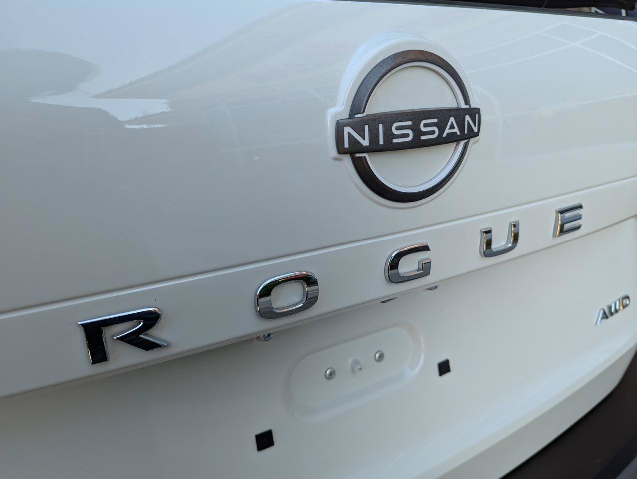Used 2023 Nissan Rogue S AWD/4WD image 25