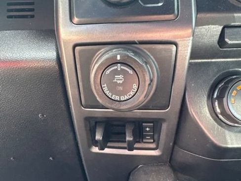 Used 2018 Ford F150 XLT w/ Equipment Group 302A Luxury AWD/4WD image 12