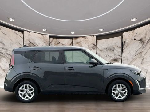 Used 2023 Kia Soul LX w/ Option Group 015 FWD image 5