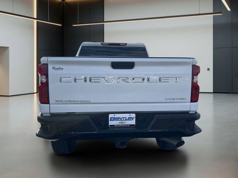 Used 2024 Chevrolet Silverado 2500 Custom w/ Custom Value Package image 5
