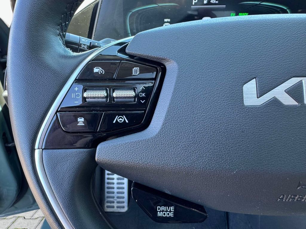 Certified 2023 Kia Niro EX Touring FWD image 23