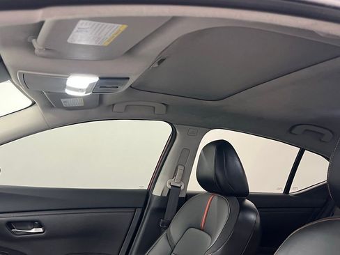 Used 2020 Nissan Sentra SR w/ Premium Package image 10