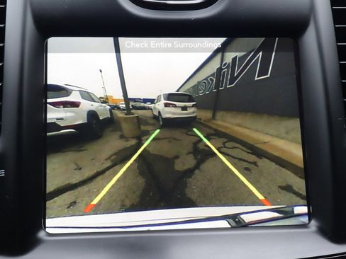 Used 2018 Chrysler 300 S w/ 300S Premium Group RWD image 26