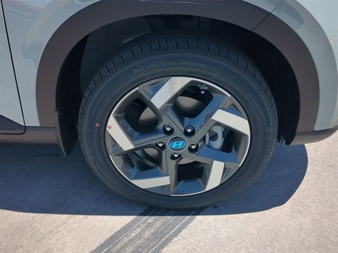 New 2025 Hyundai Venue Limited image 9