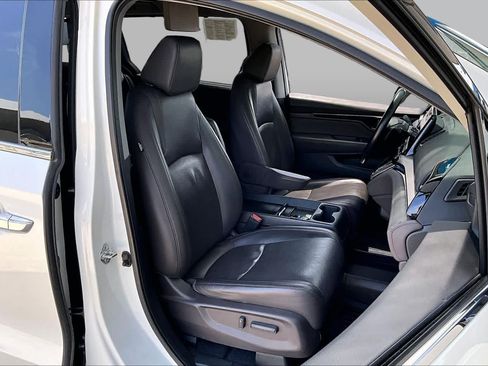 Used 2018 Honda Odyssey Elite image 9