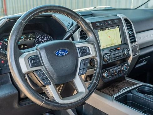 Used 2019 Ford F250 Lariat w/ Lariat Ultimate Package image 23