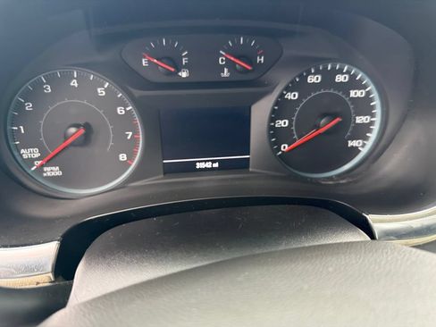 Used 2023 Chevrolet Traverse LS FWD image 9
