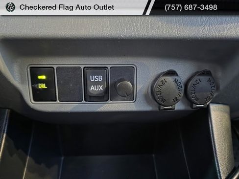 Used 2013 Toyota Tacoma PreRunner image 34