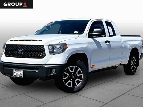 Used 2018 Toyota Tundra SR RWD image 1