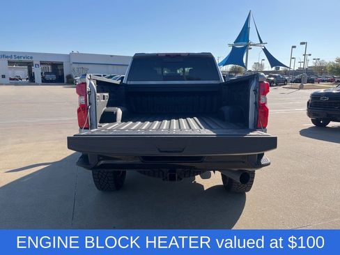 Used 2024 Chevrolet Silverado 2500 ZR2 w/ Technology Package image 8