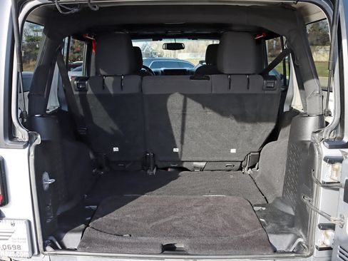 Used 2016 Jeep Wrangler Unlimited Sport AWD/4WD image 32